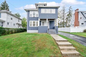 Building Photo - 45 Fairlawn St