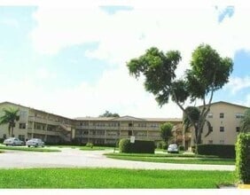 Building Photo - 300 Fanshaw H