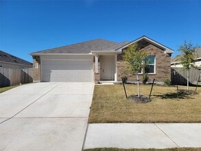 Building Photo - 105 Ulmus St