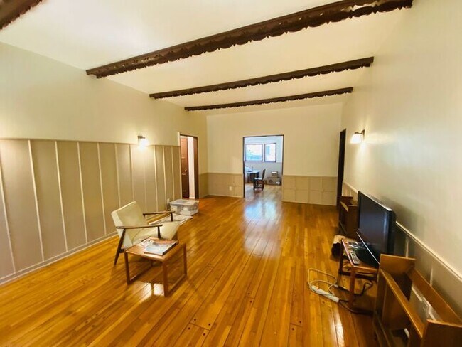 Building Photo - LARGE 1 bedroom in Carthay Circle