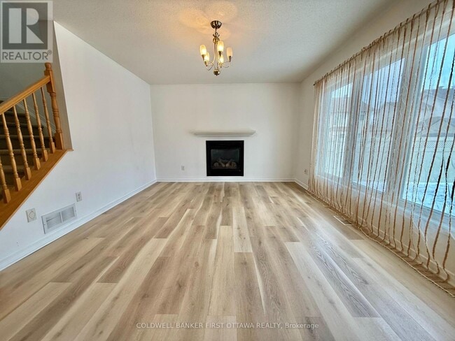 Building Photo - 805 Taradale Dr