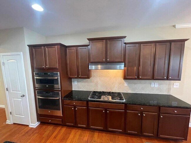 Foto del edificio - 3340 Twinrose Pl