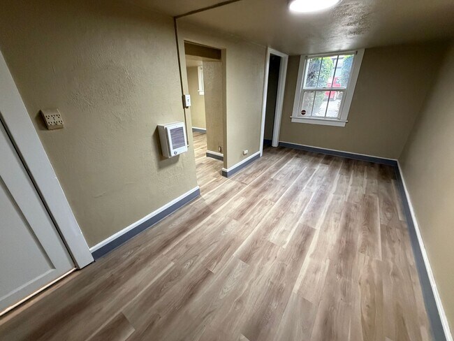 Foto del edificio - GOL - Basement unit ( 1 bed/ 1 Bed)