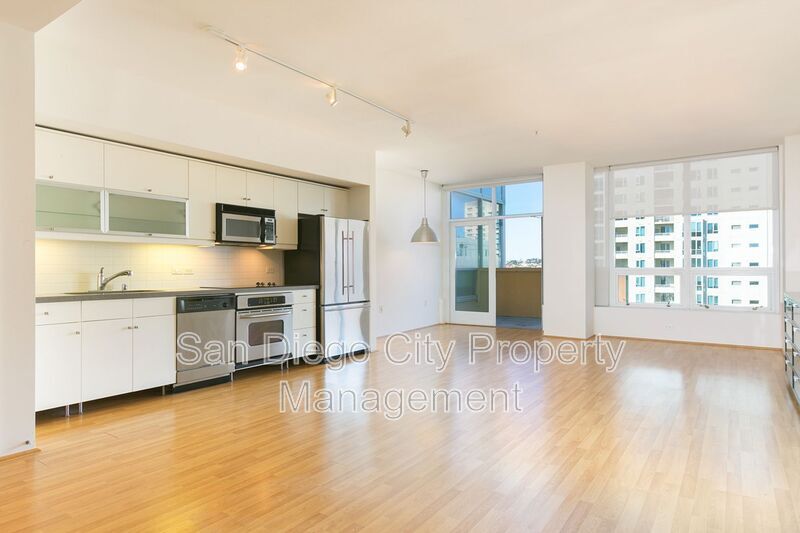 Primary Photo - 350 W Ash St