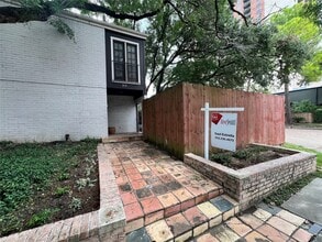 Building Photo - 919 S Ripple Creek Dr