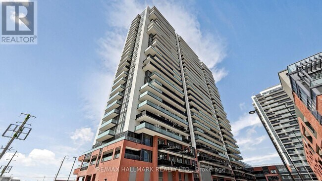 Photo du bâtiment - 2545 Simcoe St N