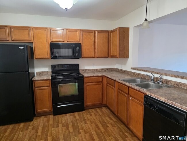 Building Photo - 148 Mathewson St