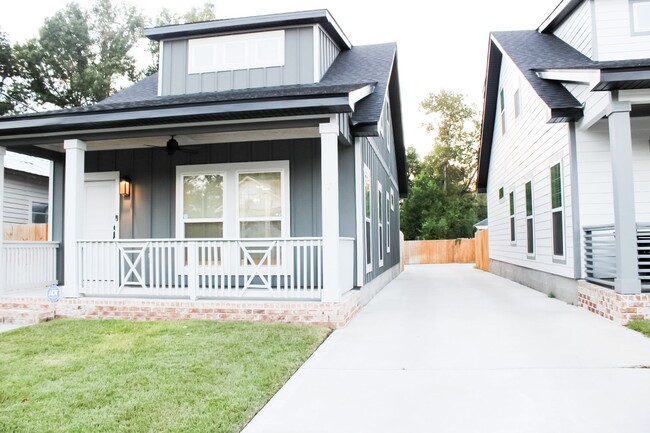 Building Photo - New Construction Home Near Downtown Pensacola