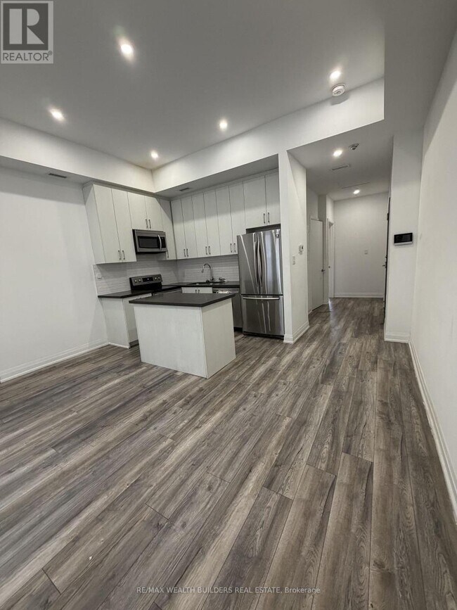 Photo du bâtiment - 215 Jarvis St