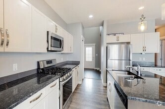 Building Photo - 2113 Auxier Ct SW