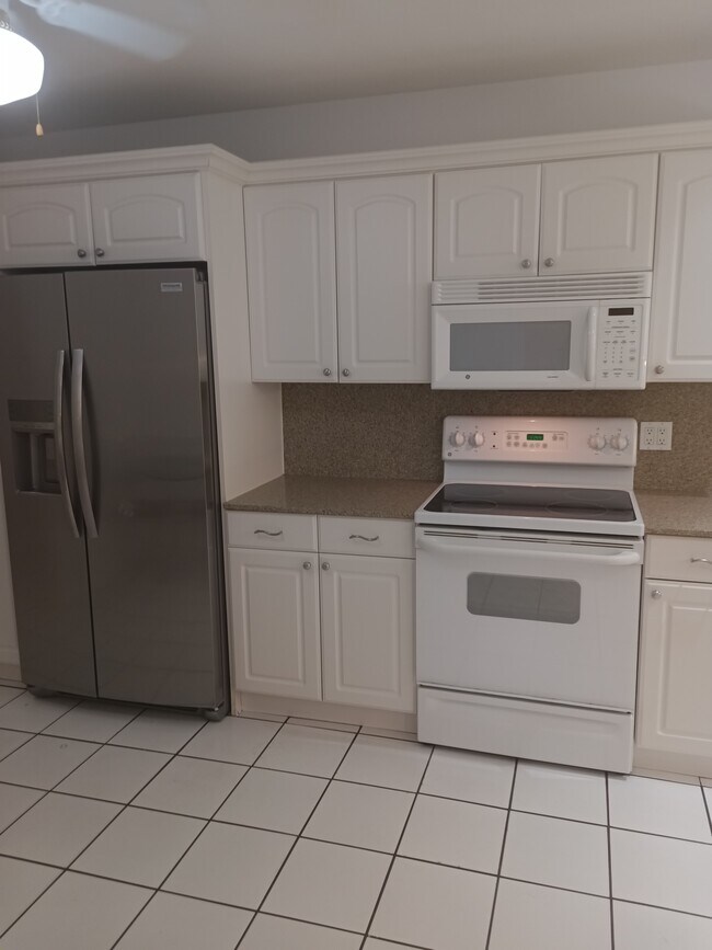 Foto del edificio - 12201 SW 82nd Ave