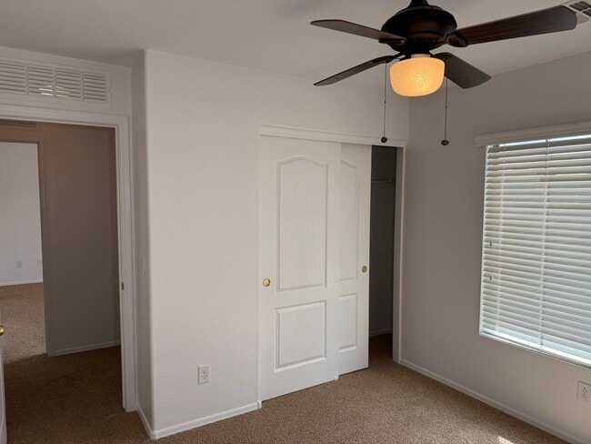 Building Photo - 5992 E Vega Ct