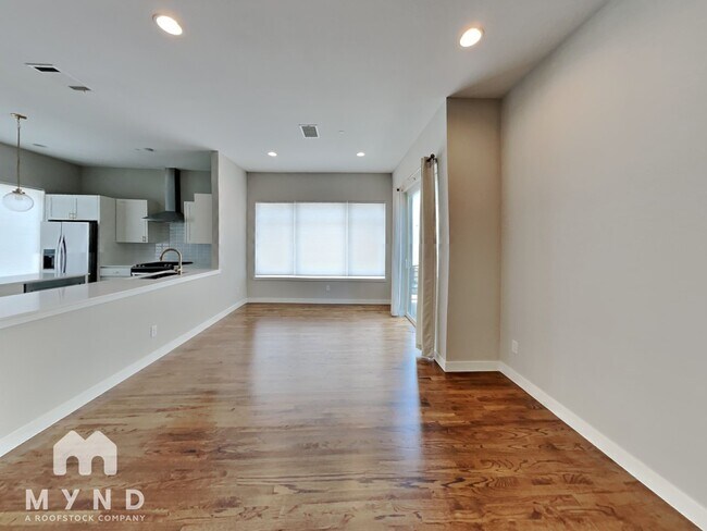 Foto del edificio - 2109 Bennett Ave
