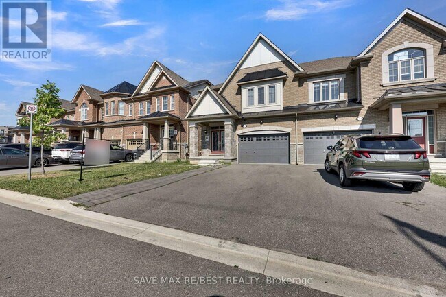 Building Photo - 33 Pearman Cres