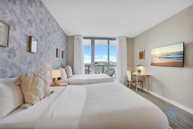 Foto del edificio - 2602 E Hallandale Beach Blvd
