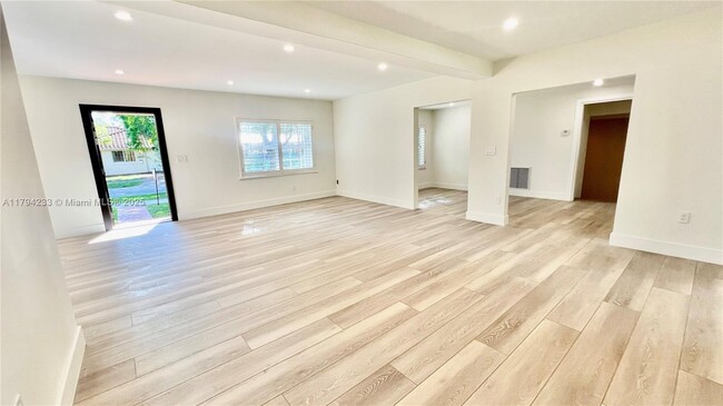 Foto del edificio - 5785 SW 54th Ter
