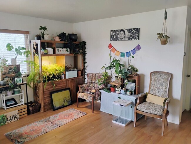 Building Photo - Shared Home in Los Osos! Private Room - Gr...