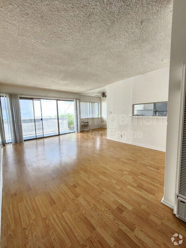 Building Photo - 1538 N Detroit St