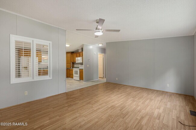 Foto del edificio - 113 Simon Latour Rd