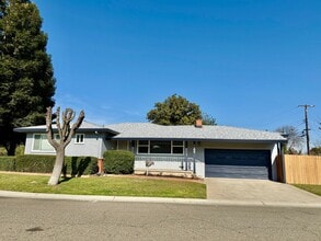 Building Photo - 1900 Flowers St