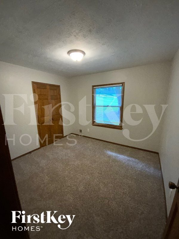 Building Photo - 6646 Birchwood Ct