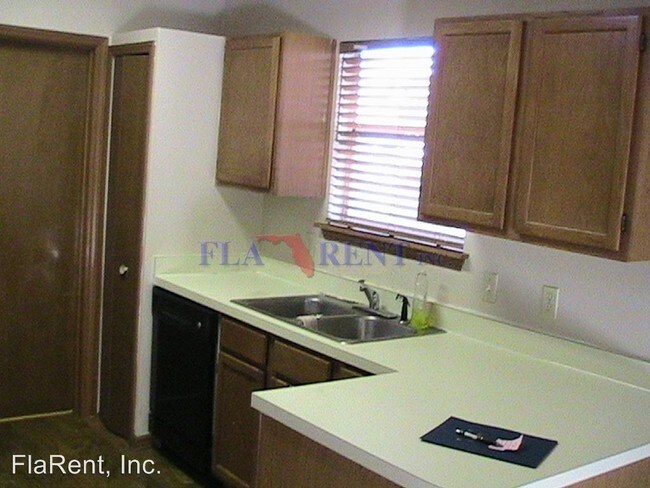 Building Photo - 609 Remington Oak Dr
