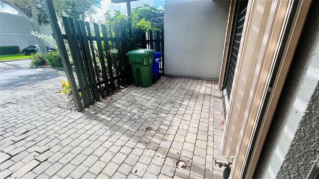 Foto del edificio - 1666 NW 113th Way