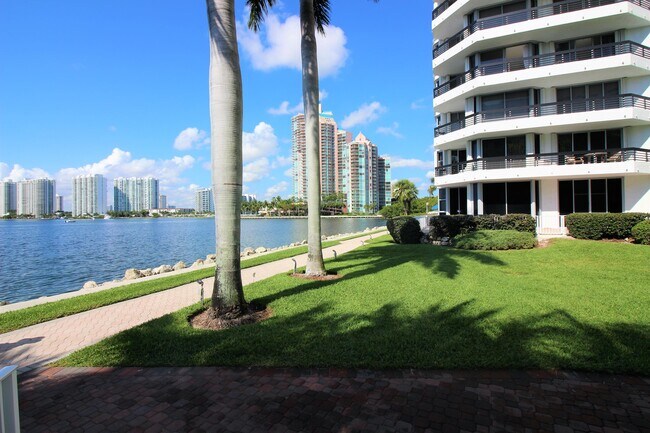 Building Photo - 3530 Mystic Pointe Dr