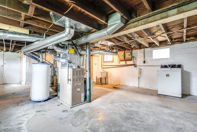 Building Photo - McCracken12809