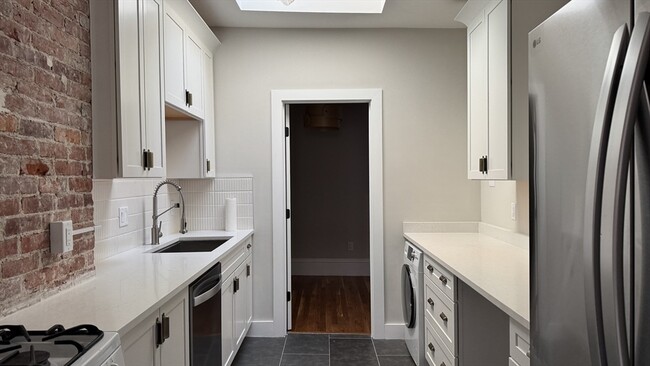 Foto del edificio - 1485 Beacon St