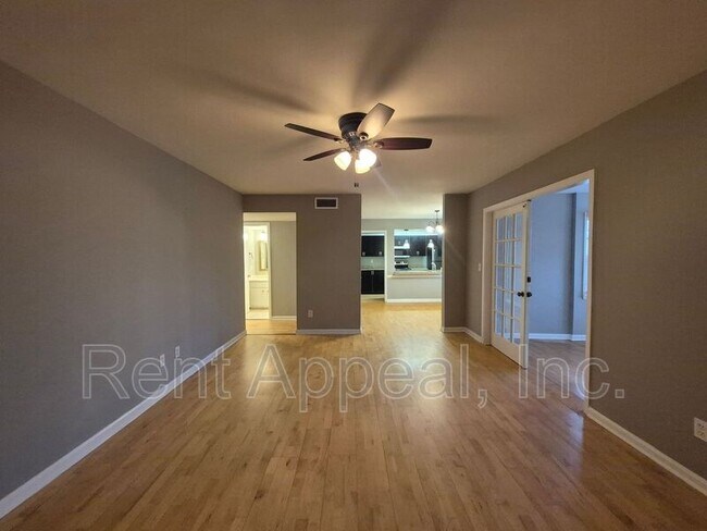 Foto del edificio - 204 Triumph Dr NW