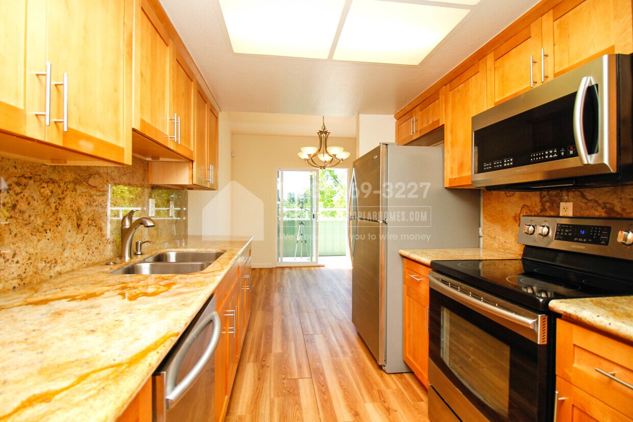 Primary Photo - 3739 Clayton Rd