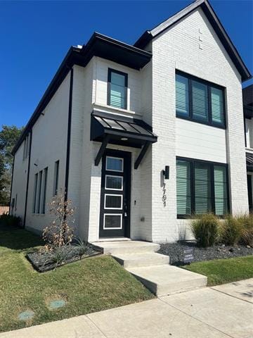 Building Photo - 7701 Reis Ln