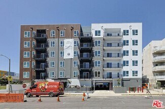 Building Photo - 1037 Dewey Ave