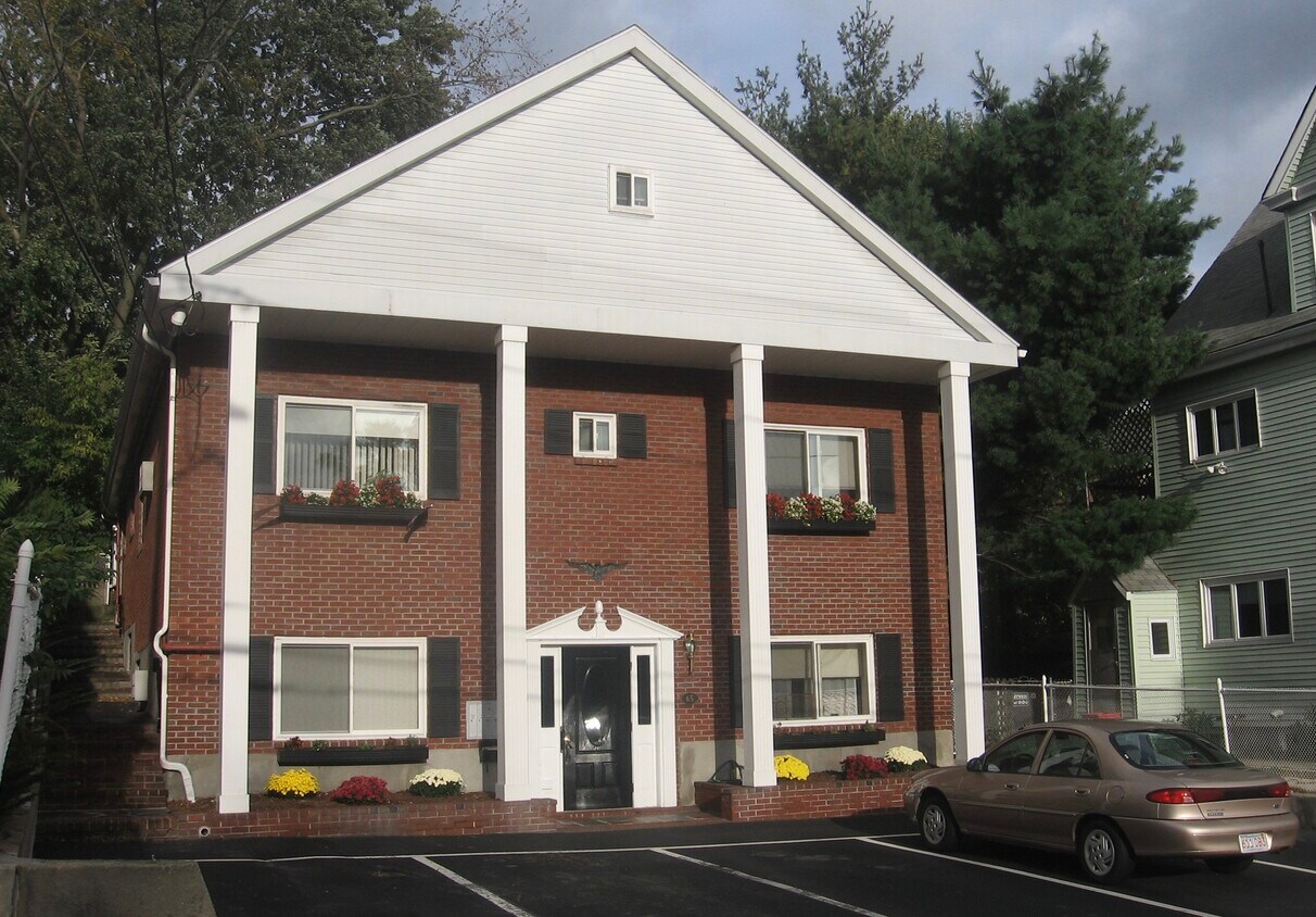 Foto principal - 65 Woodlawn Ave