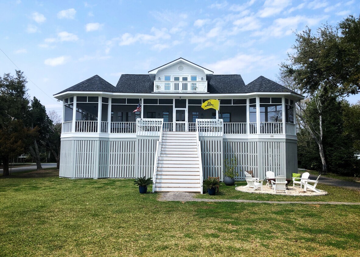 Primary Photo - 2302 Atlantic Ave