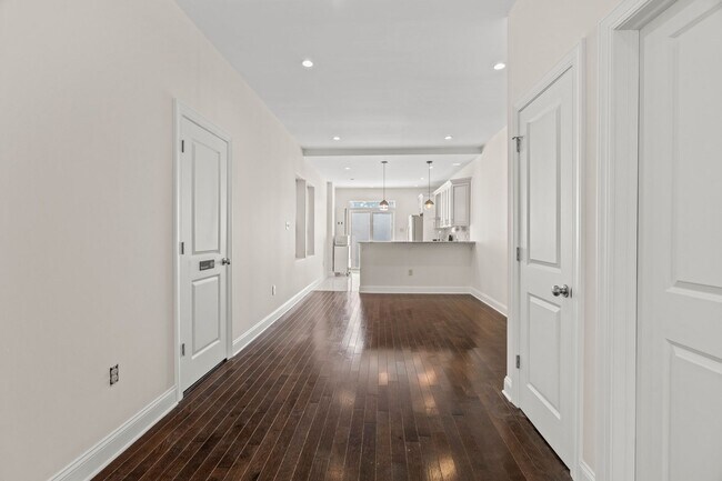 Foto del edificio - Huge Point Breeze Home