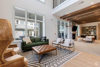 Building Photo - Oasis at Riverlights