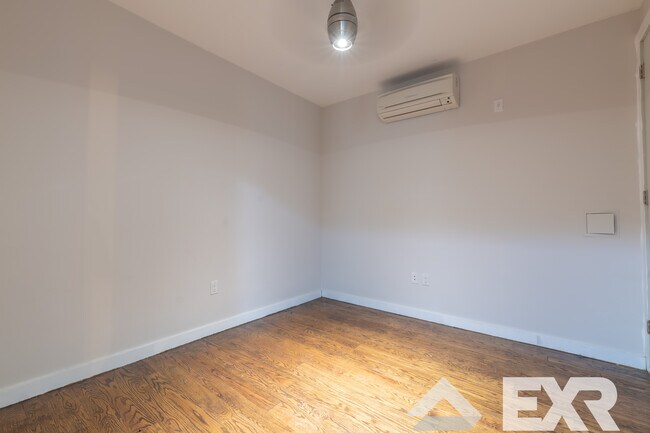 Foto del edificio - 274 Jefferson St