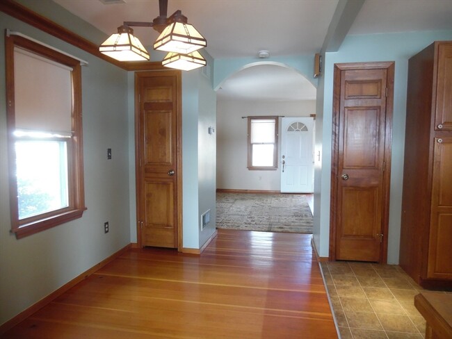 Building Photo - 1576 Riverside Ave