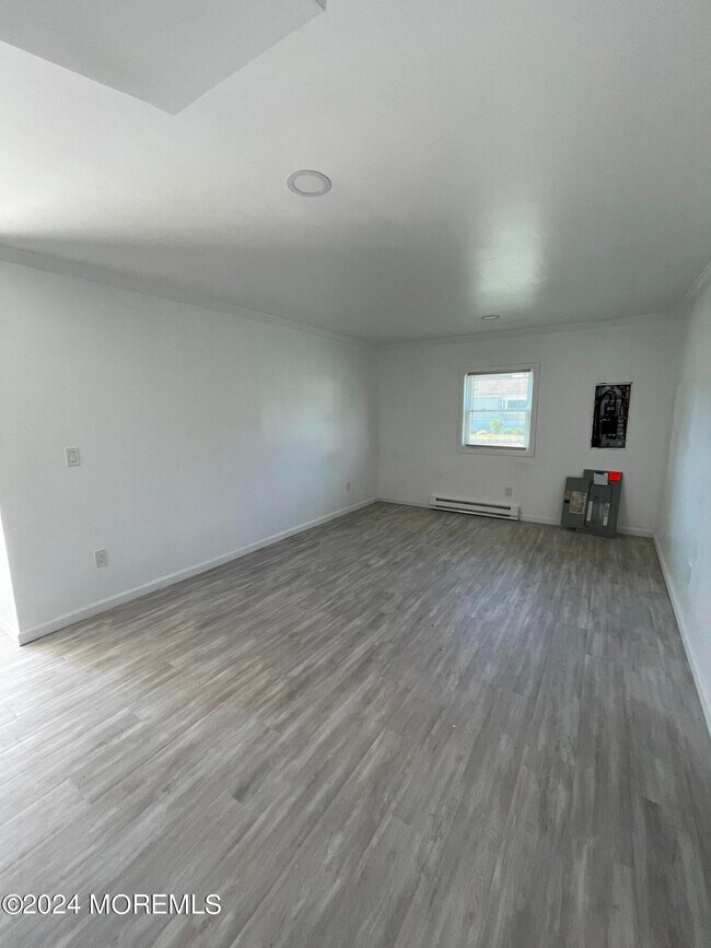 Building Photo - 400 Drummond Ave