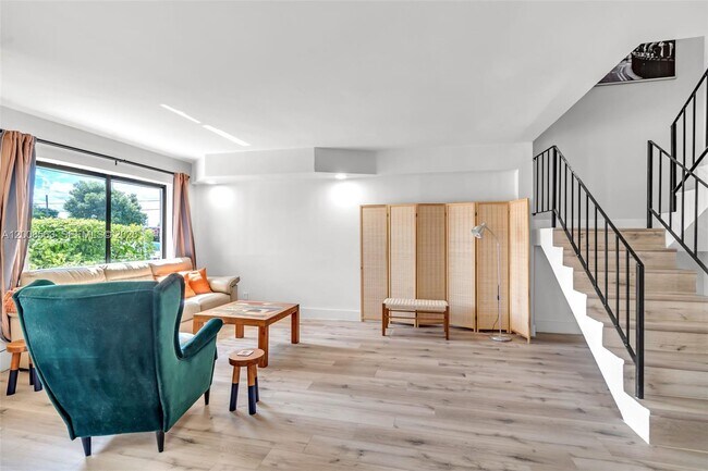 Building Photo - 8773 SW 36th St