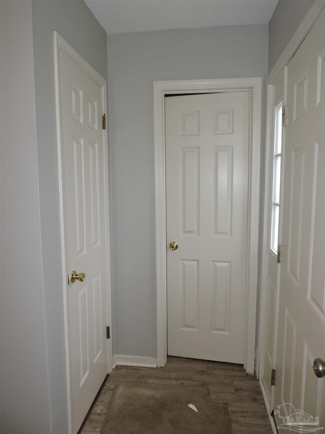 Building Photo - 3031 Belle Meade Dr