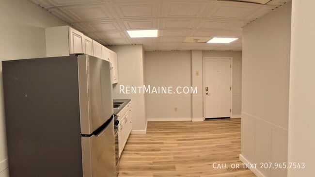 Building Photo - 35 Main St