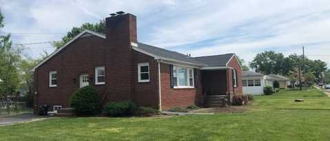 Building Photo - 302 Daniels Ave