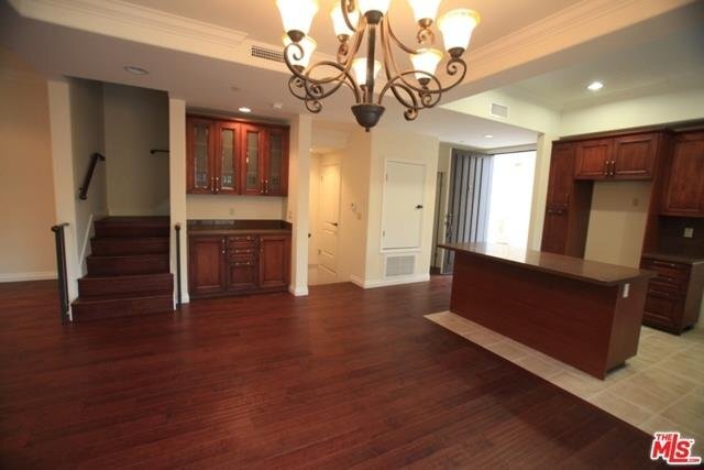 Foto del edificio - 10765 Wilkins Ave