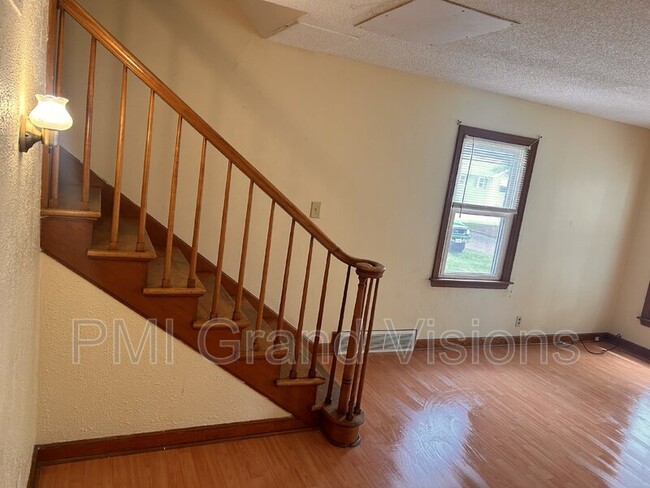 Building Photo - 1512 Oklahoma