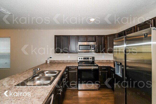 Foto del edificio - 1332 Lake Shore Blvd.