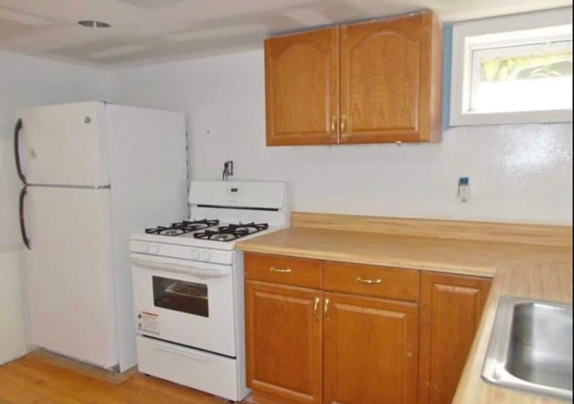 Kitchen area - 3 Glenn St