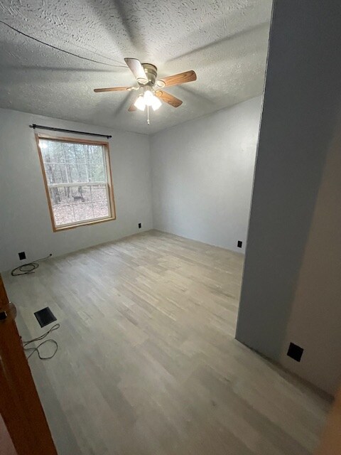 Foto del edificio - 8030 W Peterson Rd